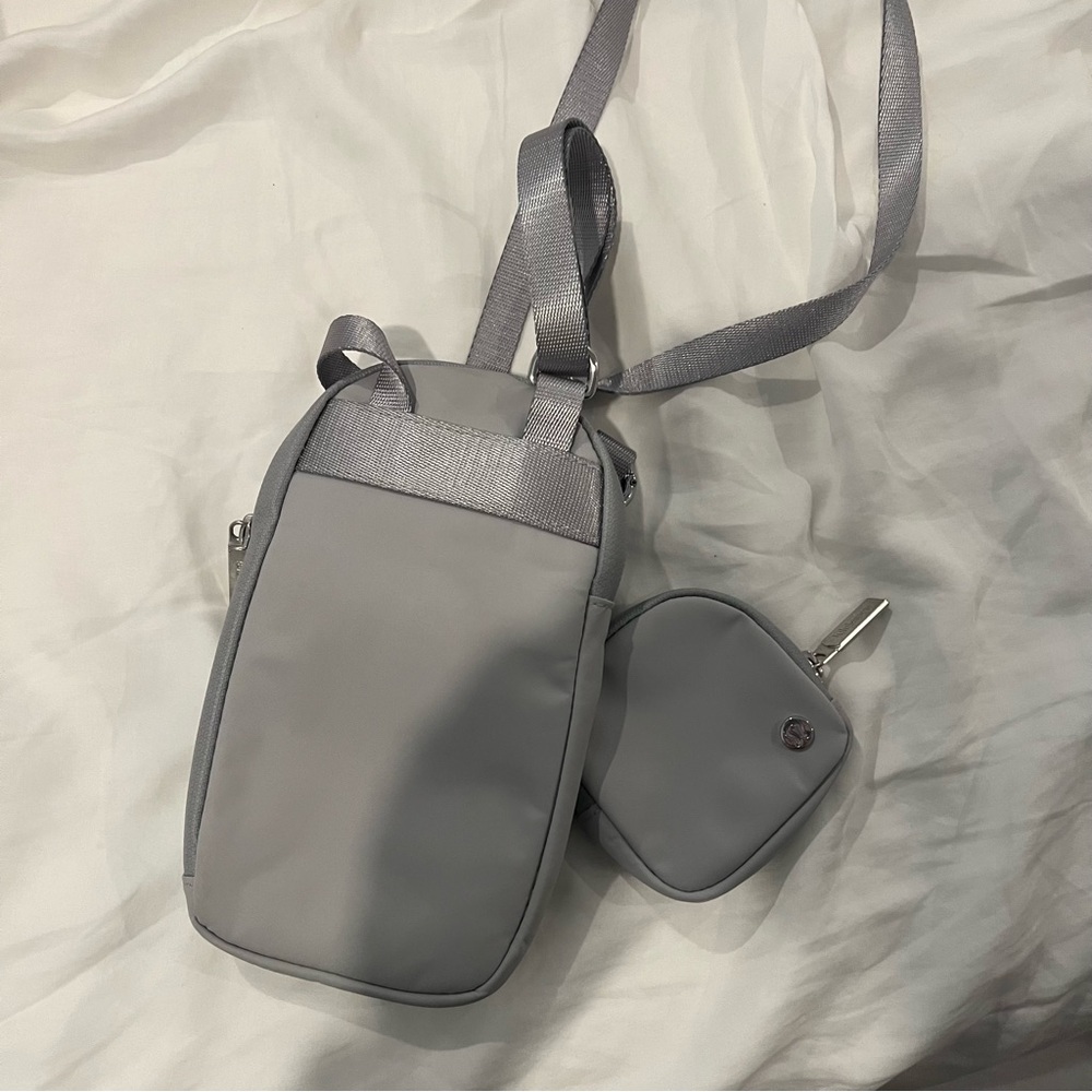 Lululemon small cross body bag with coin purse - Picture 2 of 3